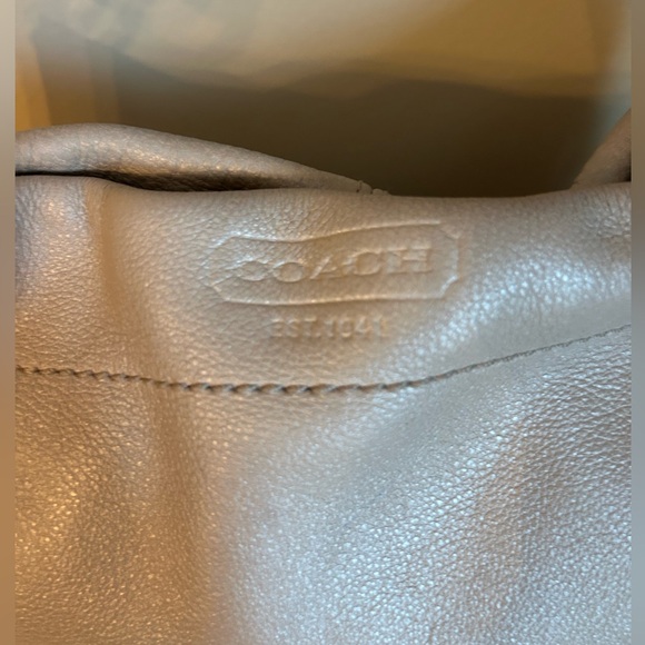 Coach Cream Leather Shoulder Bag - Picture 4 of 12